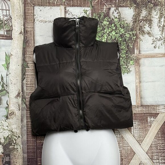 Black Cropped Puffer Vest Front Pockets Size Small Front Zipper High Neck - Picture 1 of 12